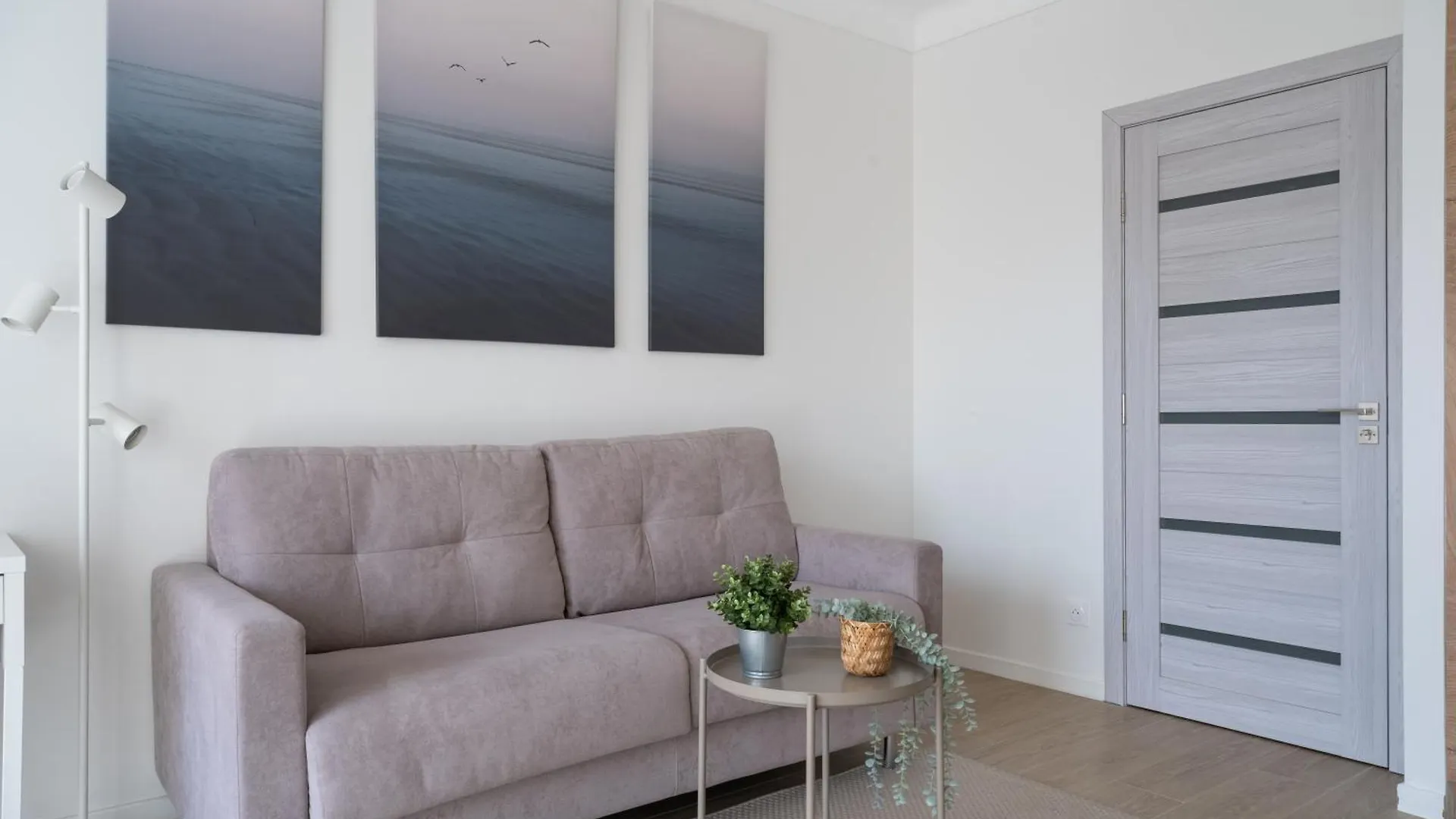 Apartment Studio Calme Et Climatise Au Coeur De Cannes