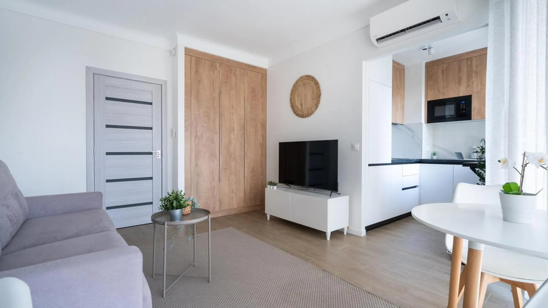 Studio Calme Et Climatise Au Coeur De Cannes France